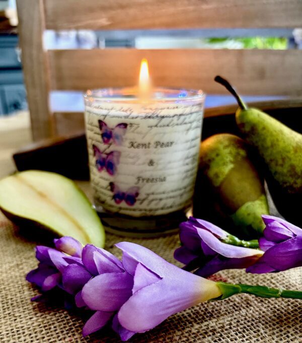 kent pear & freesia scented candle