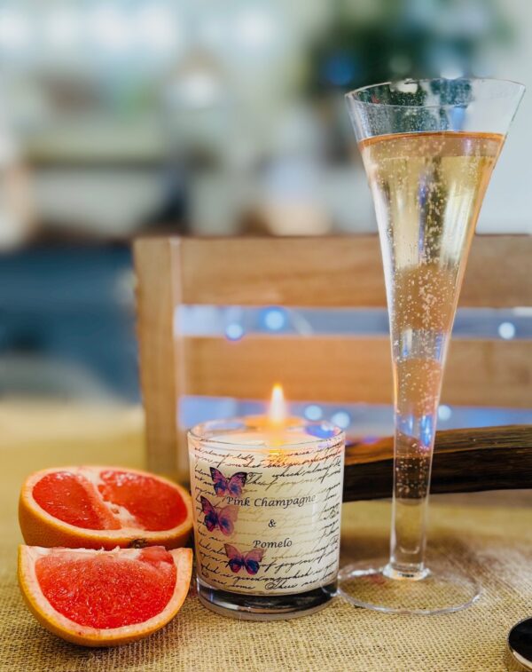 pink champagne & pomelo scented candle